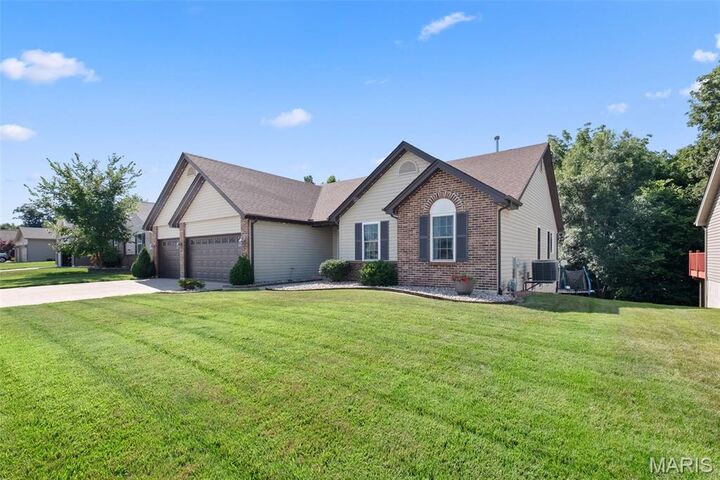 Property Photo:  545 Sceptre Road  MO 63385 