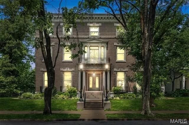 Property Photo:  4969 Pershing Place 1  MO 63108 