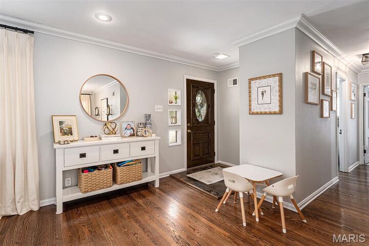 Property Photo:  107 Huntleigh Drive  MO 63122 