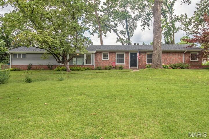 10074 Briarwood Drive  Ladue MO 63124 photo