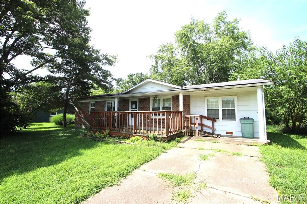 Property Photo: 212 Heath Street MO 63650