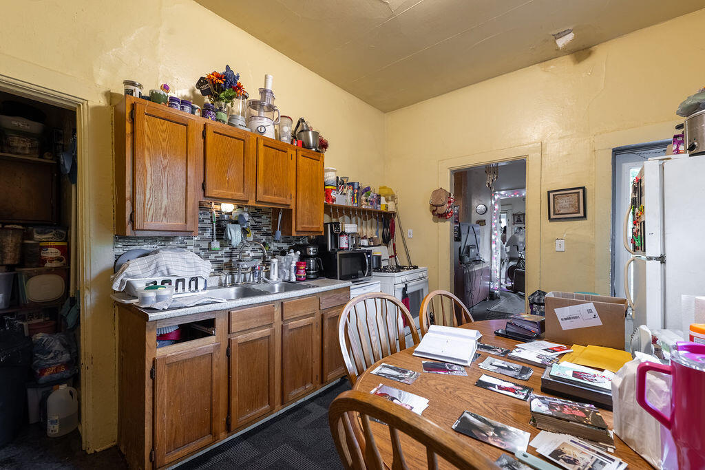 Property Photo:  1319 Maple St  WI 53404 