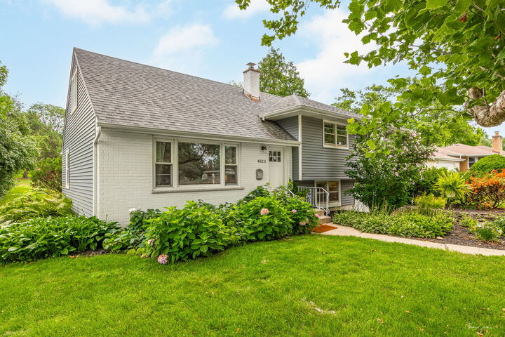 Property Photo:  4823 Florence Avenue  IL 60515 