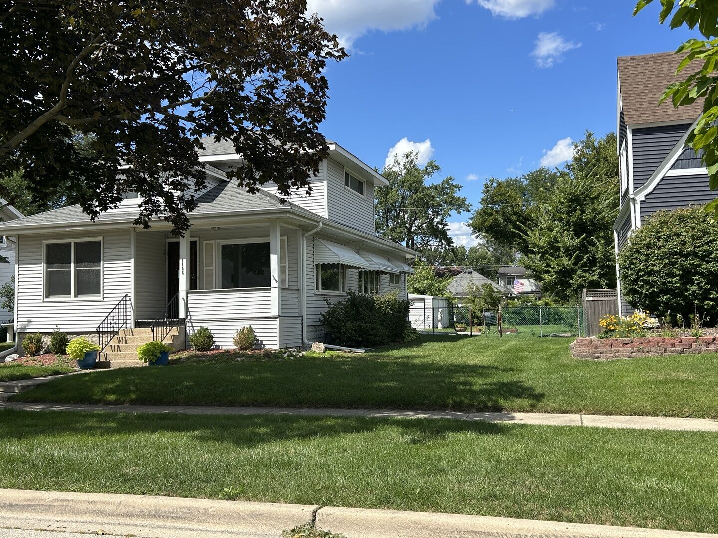 Property Photo: 1486 Van Buren Avenue IL 60018