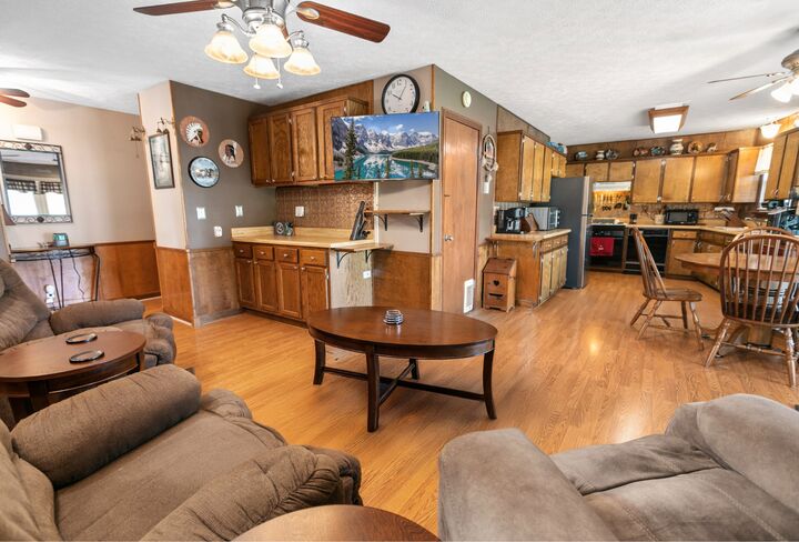 Property Photo:  5215 Meadowwood Dr  TN 37025 