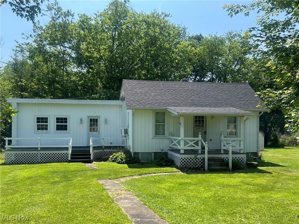 Property Photo: 2320 Sundance Road OH 43701