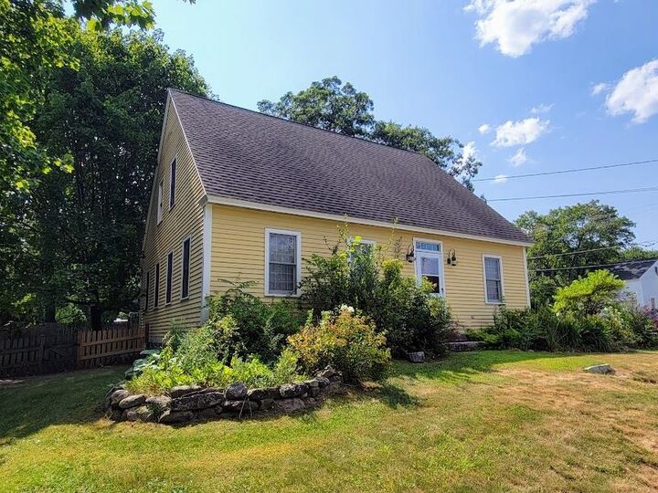 53 Prospect Street  Henniker NH 03242 photo