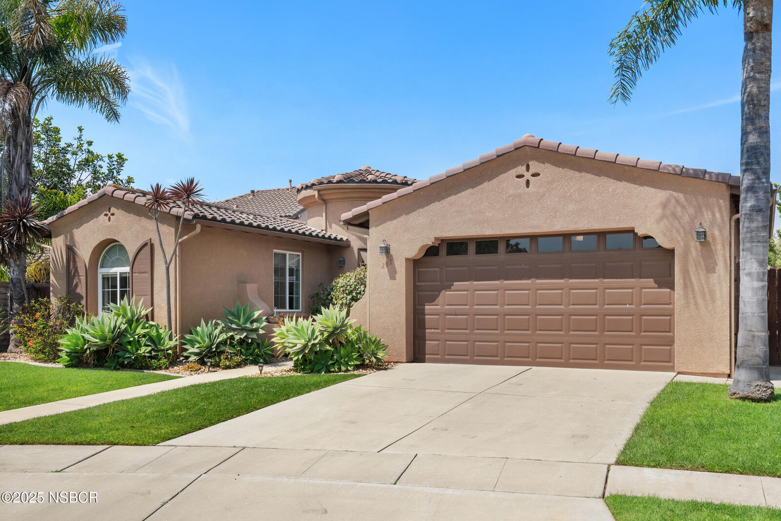 Property Photo: 203 Orie Court CA 93454