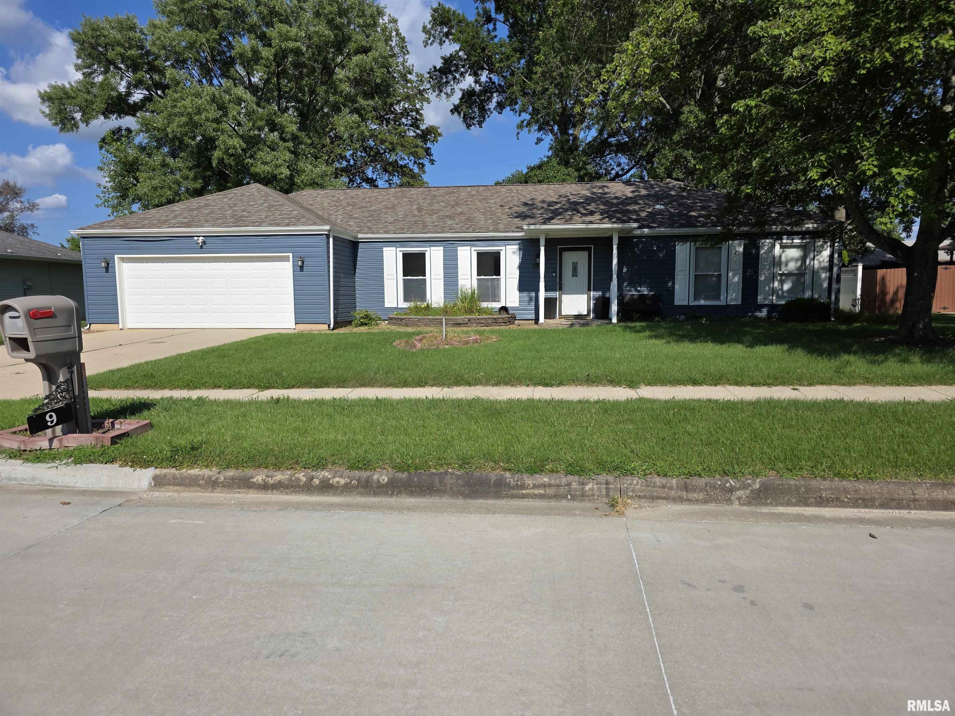 Property Photo: 9 Blackberry Run Avenue IL 62801