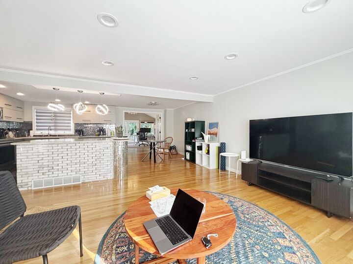 Property Photo:  9 Oak Drive  MA 02762 