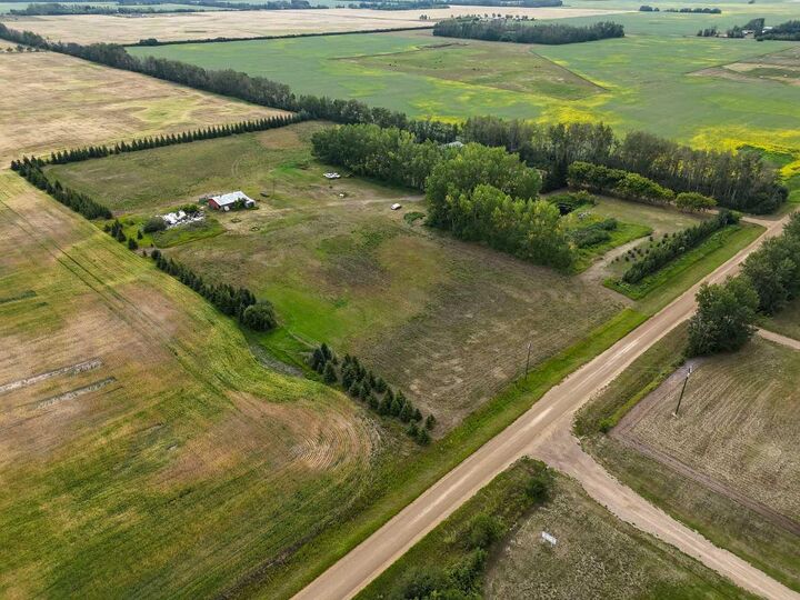 Property Photo:  107441 Range Road 135  AB T0H 2H0 