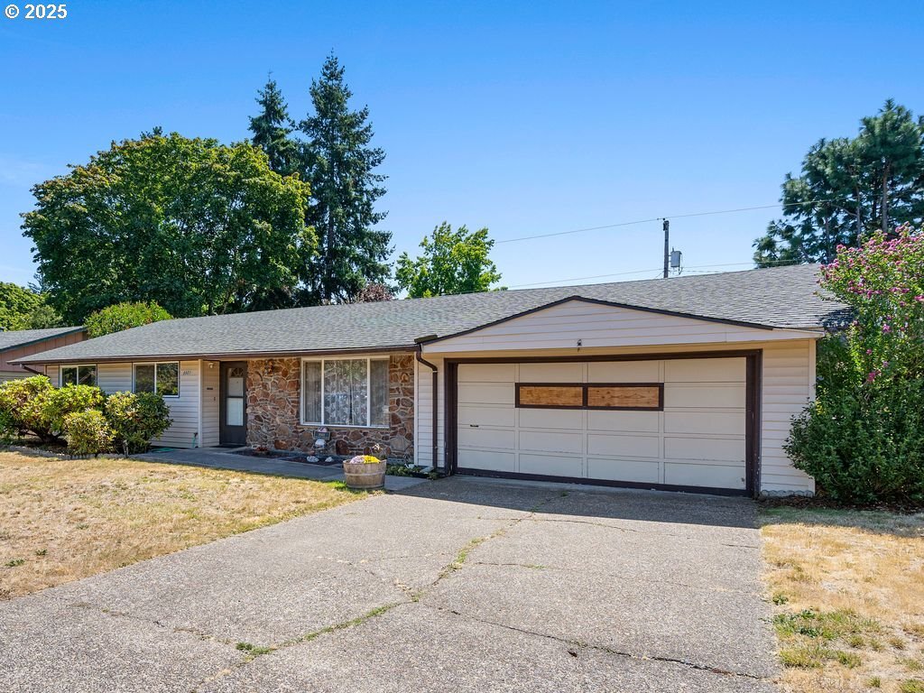 Property Photo: 8501 NE Lewis Dr WA 98662