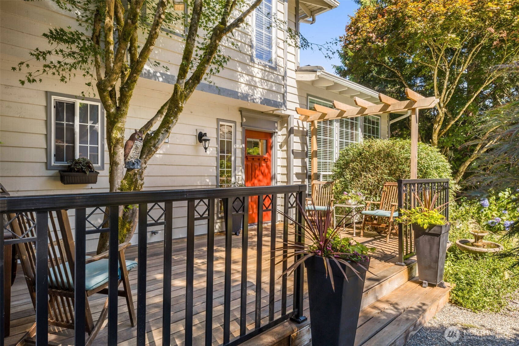 Property Photo: 18708 SE 43rd Street WA 98027