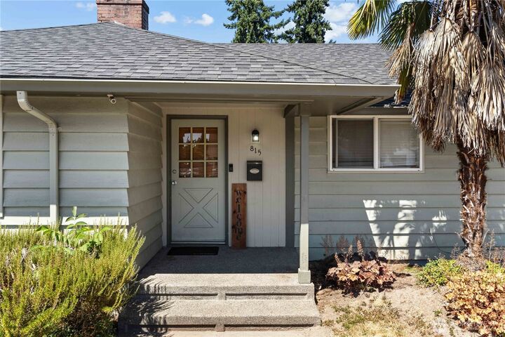 Property Photo: 815 6th Street SE WA 98002