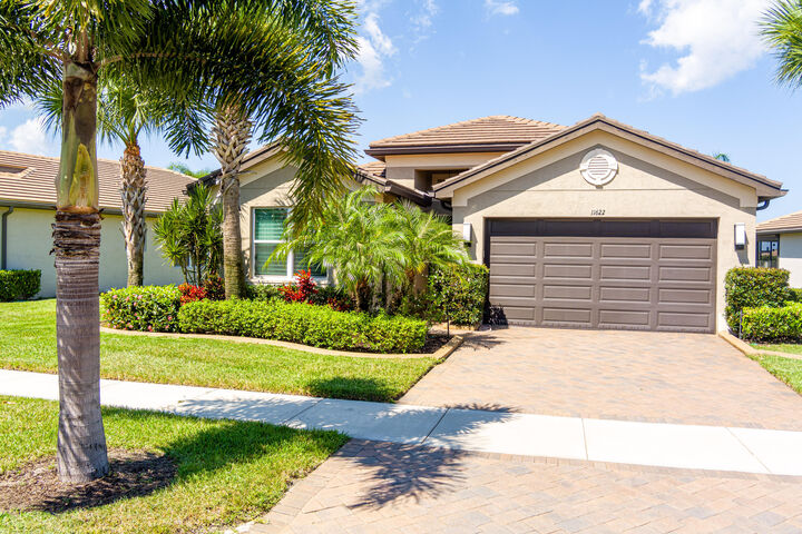 Property Photo:  11622 SW Hawkins Terrace  FL 34987 