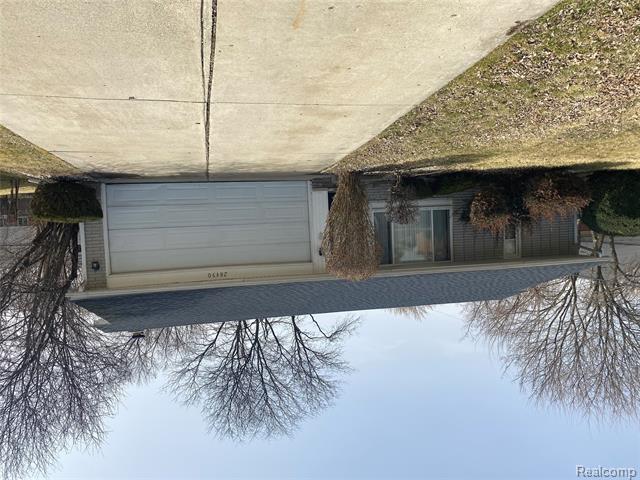 28450 Tapert Drive  Southfield MI 48076 photo