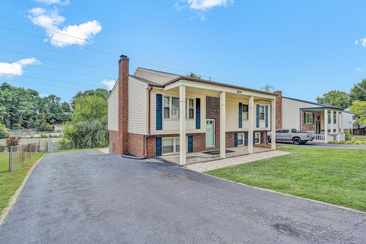 Property Photo: 849 Finney Dr VA 24179