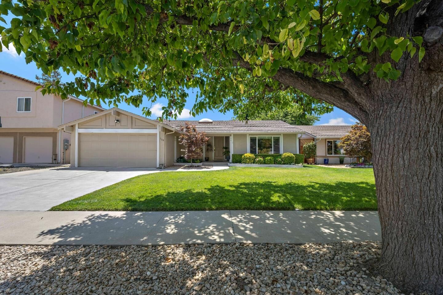 Property Photo:  708 Blackfoot Court  CA 95123 