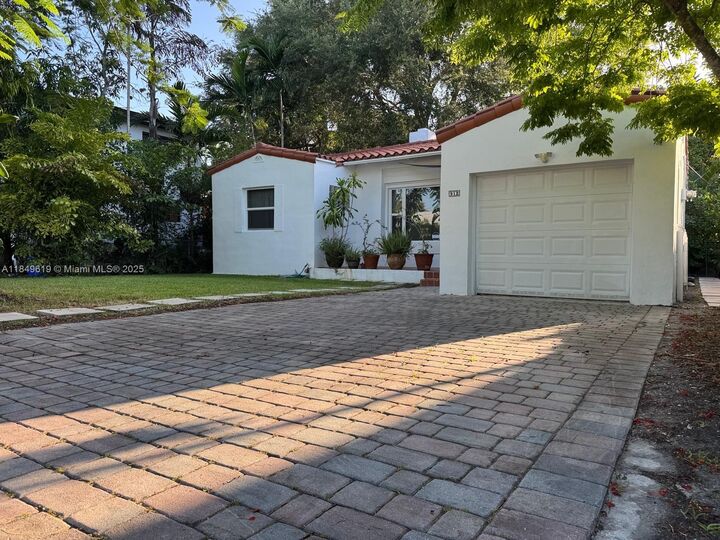 Property Photo: 912 Wallace St FL 33134