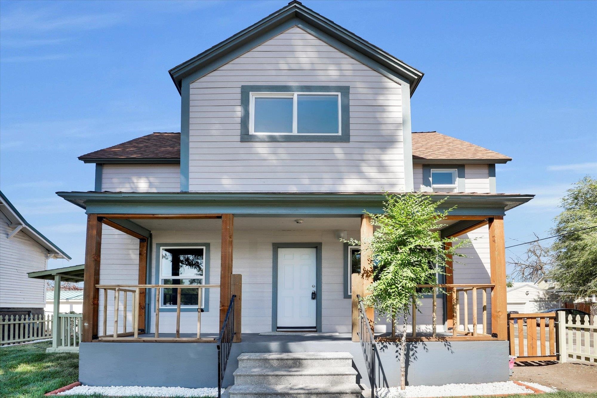 Property Photo:  2811 N Lincoln St  WA 99205 
