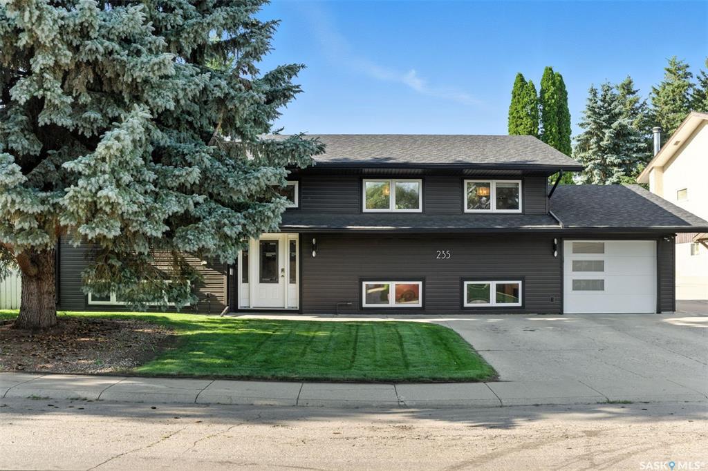 235 Willoughby Crescent  Saskatoon SK S7H 4W6 photo