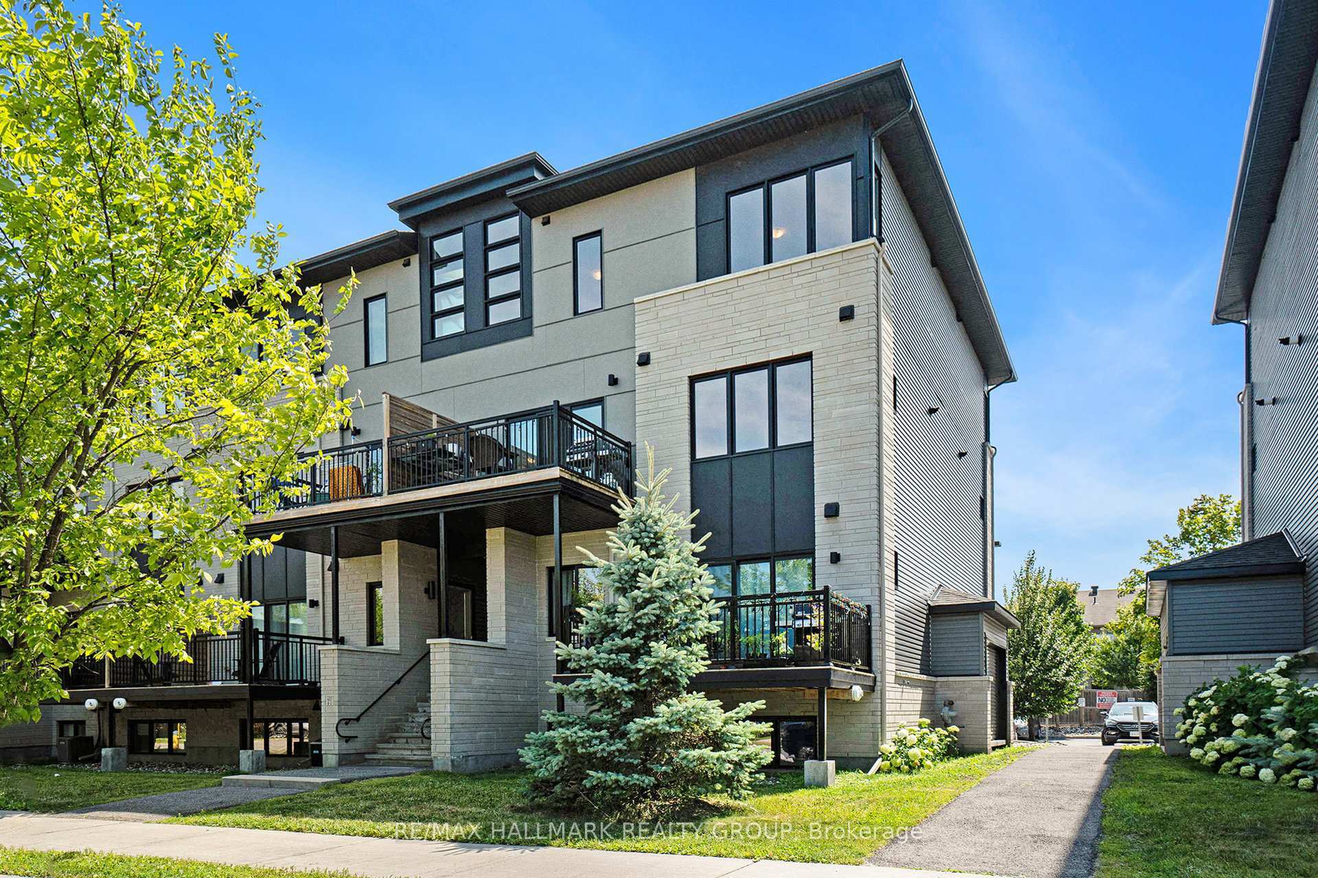 Property Photo:  450 Via Verona Avenue C  ON K2J 6B3 