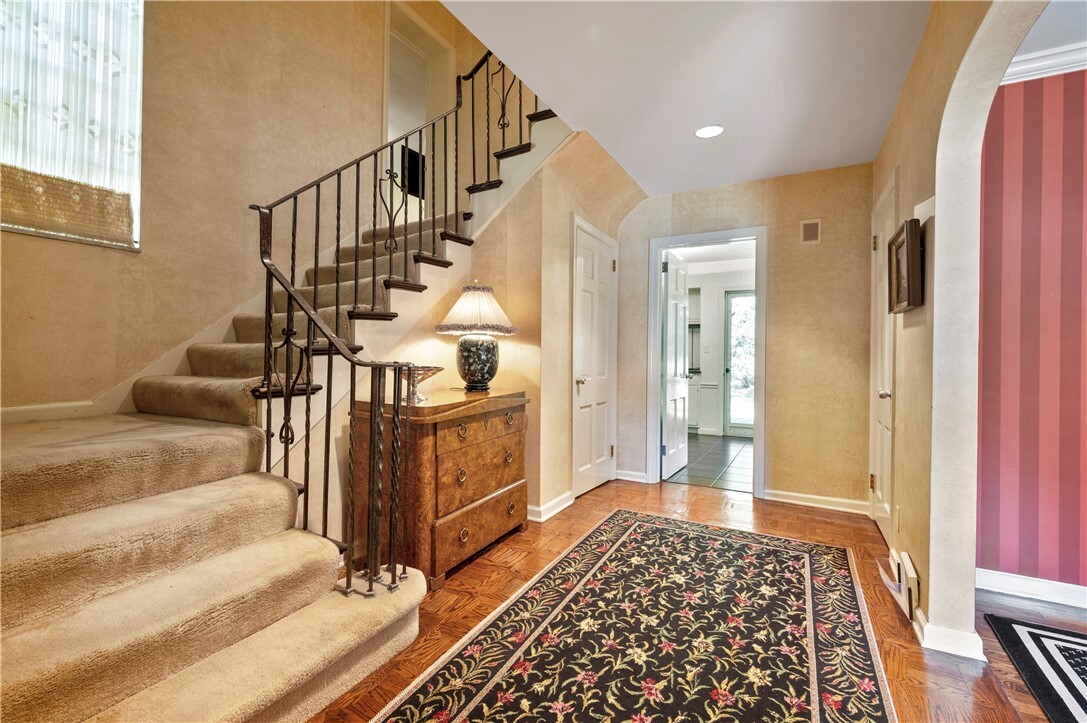 Property Photo:  1190 Beechwood Ct  PA 15206 