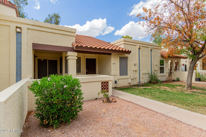 Property Photo: 5136 E Evergreen Street 1031 AZ 85205