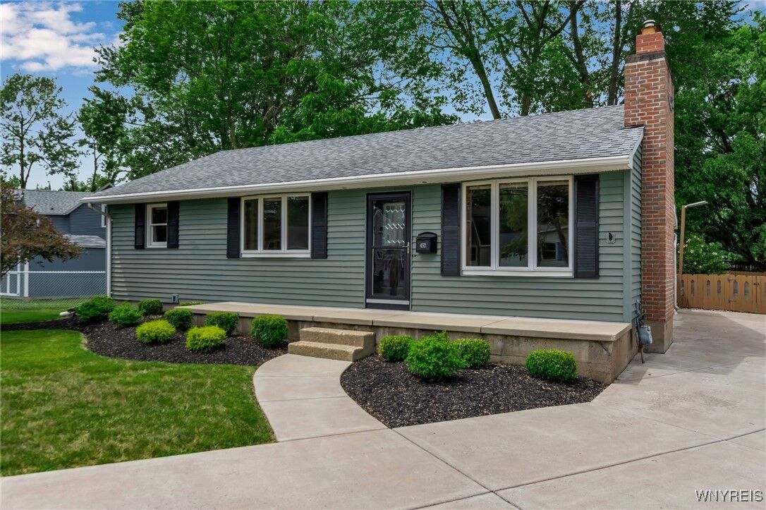 Property Photo:  452 Woodward Avenue  NY 14120 