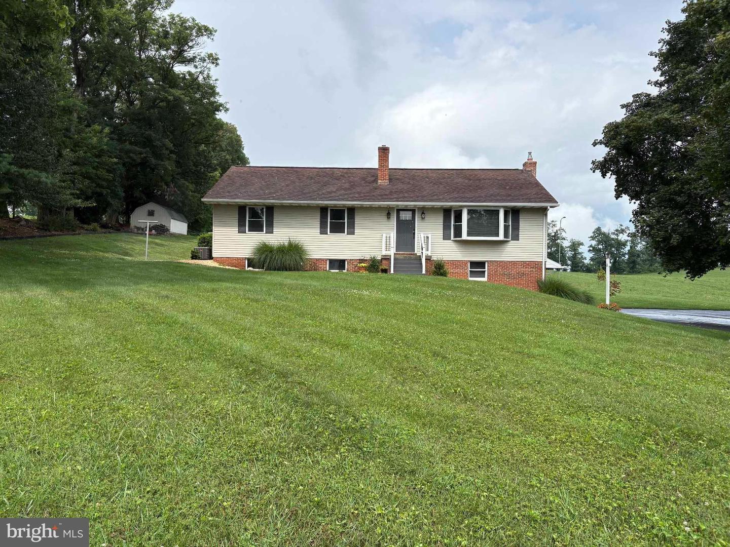 107 N Colebrook Road  Manheim PA 17545 photo