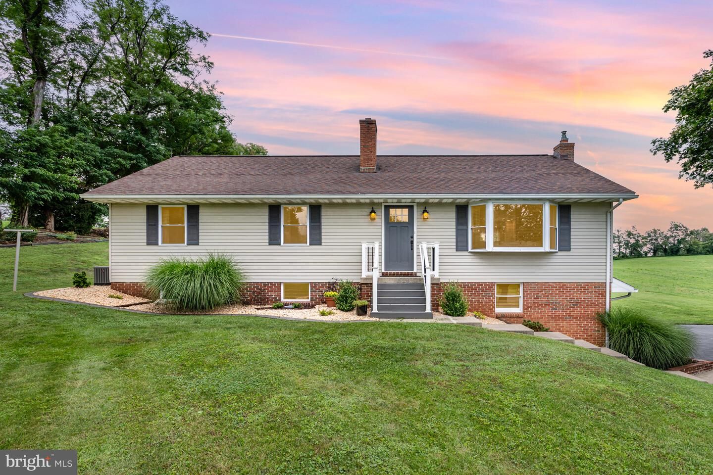 Property Photo:  107 N Colebrook Road  PA 17545 