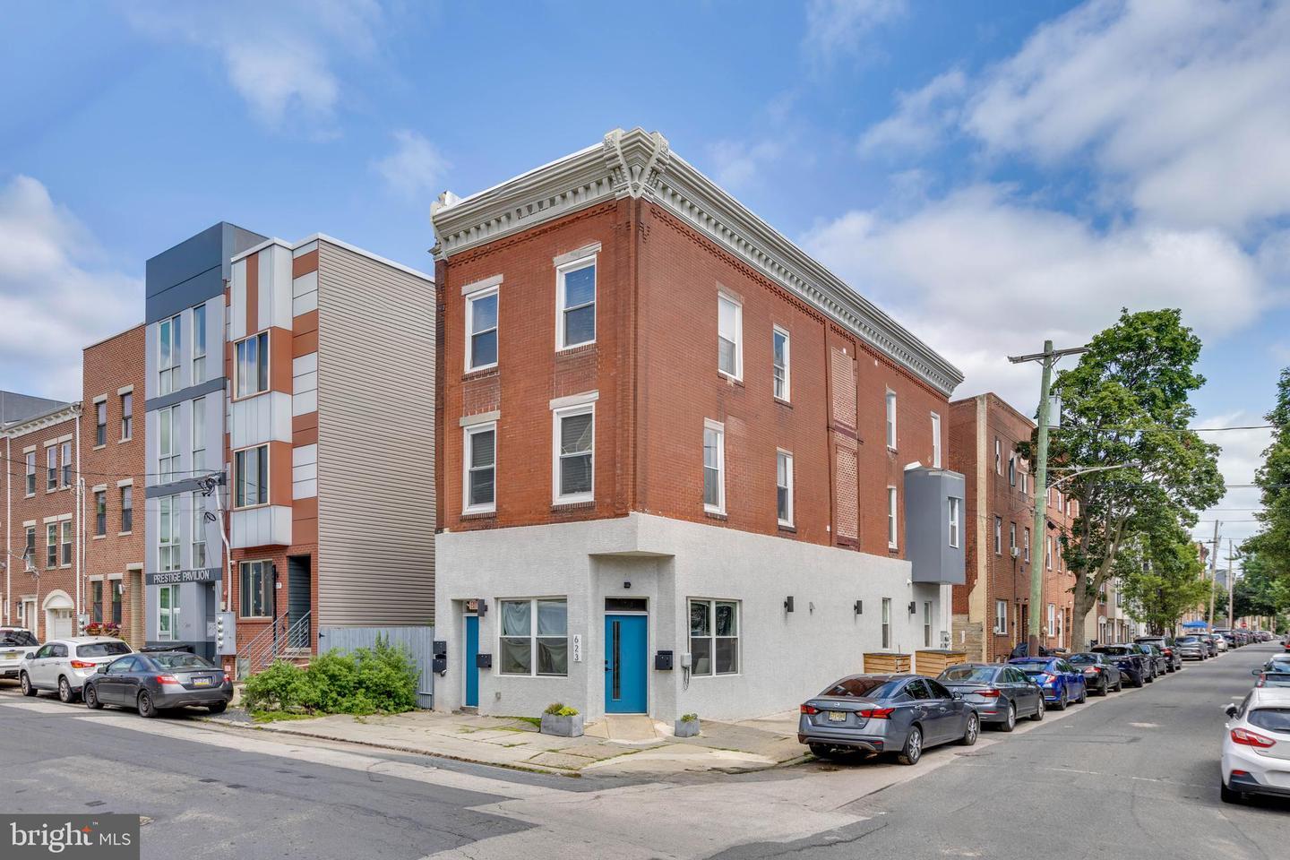 Property Photo:  623 W Oxford Street  PA 19122 