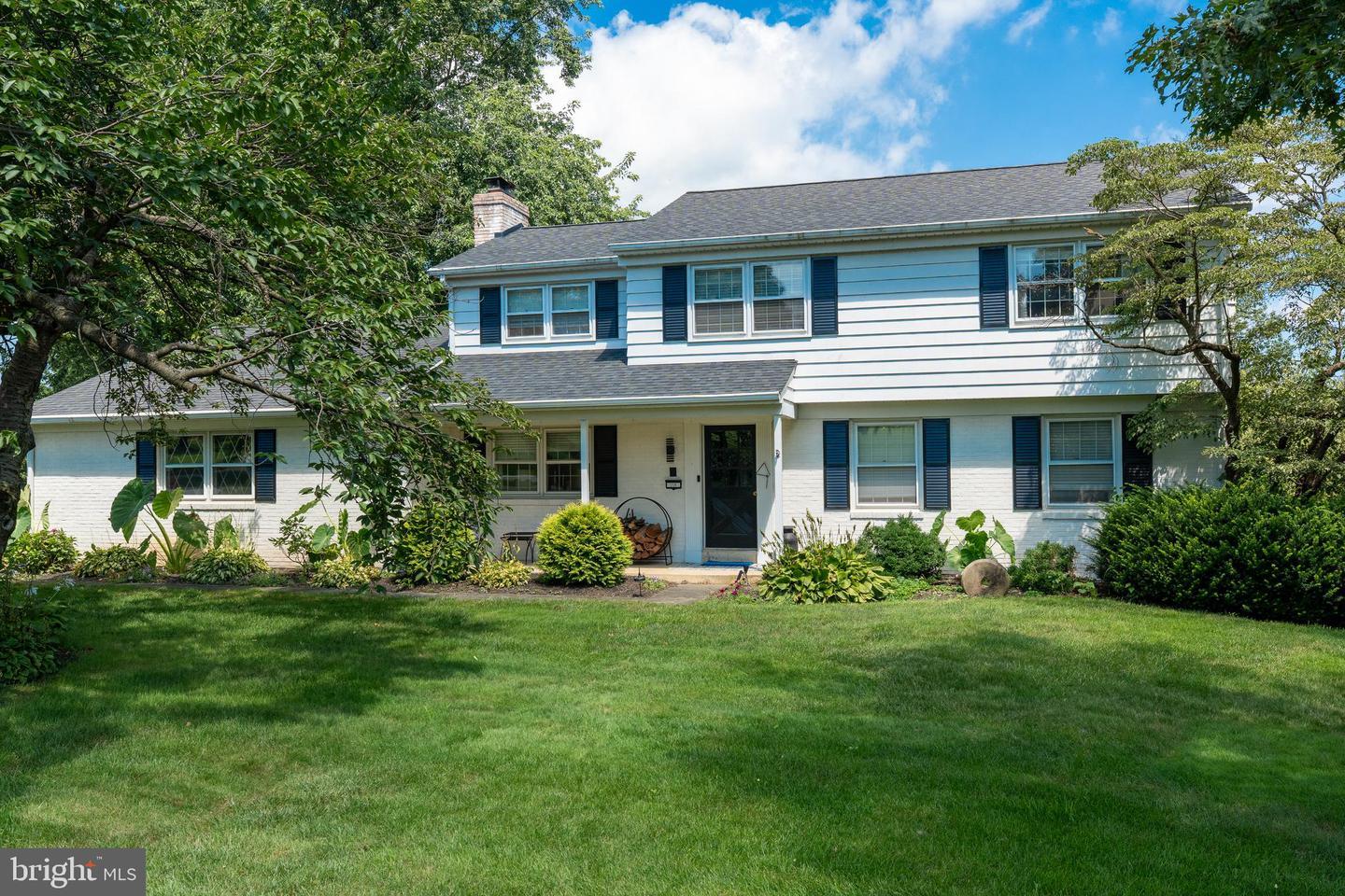 2129 Stonecrest Drive  Lancaster PA 17601 photo