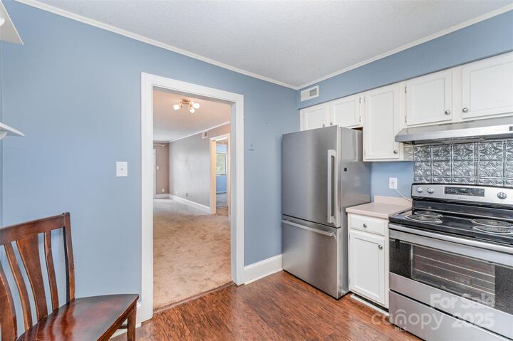 Property Photo: 3001 Heathstead Place NC 28210