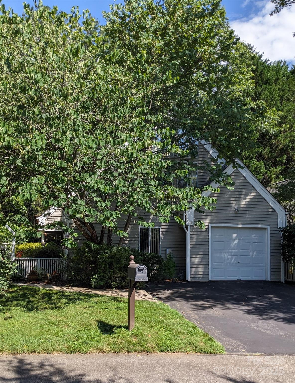 Property Photo:  2 Stuart Circle  NC 28804 