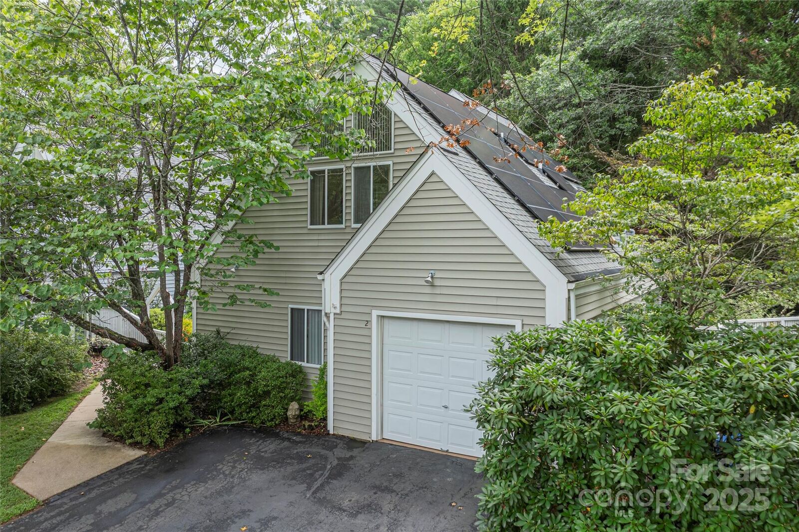 Property Photo:  2 Stuart Circle  NC 28804 