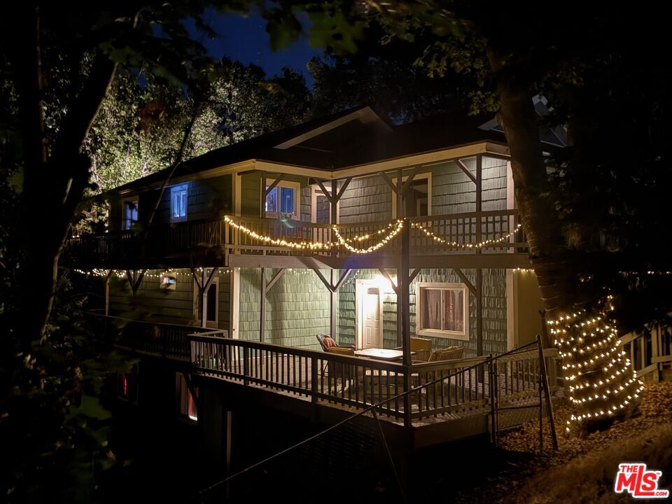 Property Photo: 453 Davos Dr CA 92325