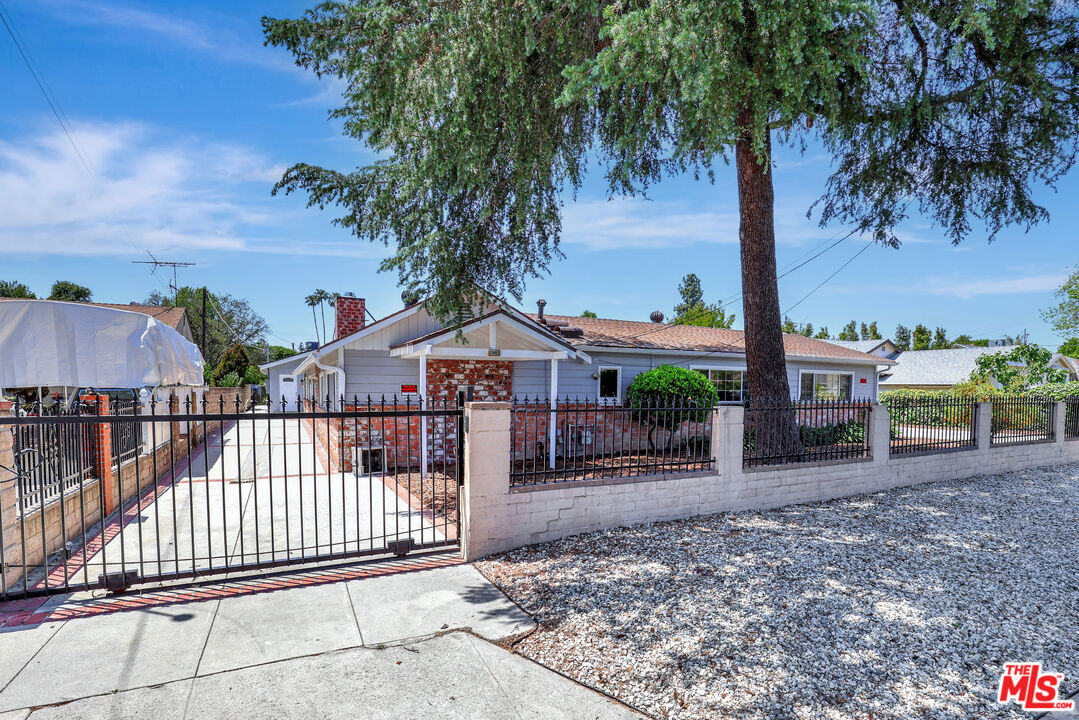 Property Photo: 7445 Balcom Ave CA 91335