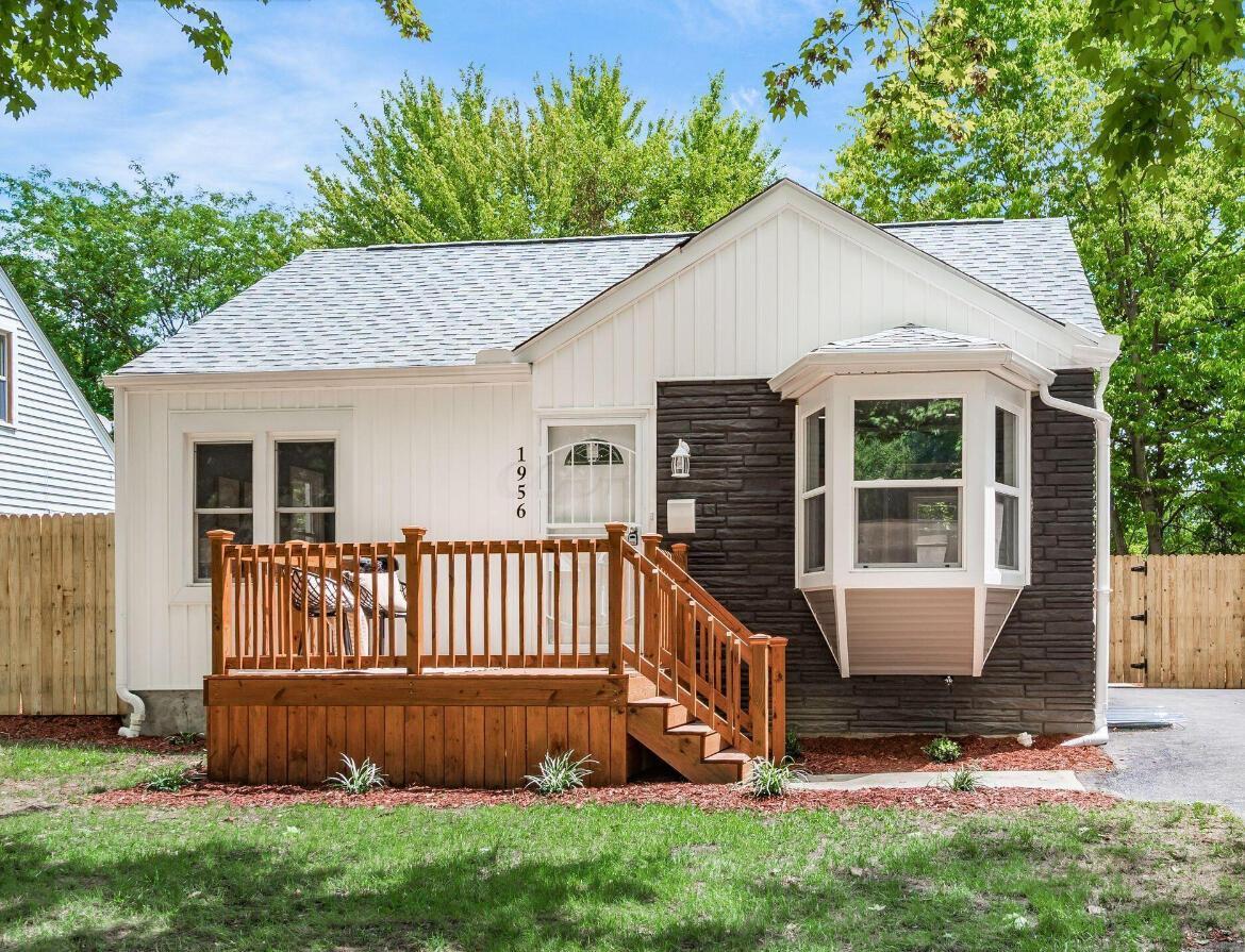 Property Photo: 1956 Brentnell Avenue OH 43219