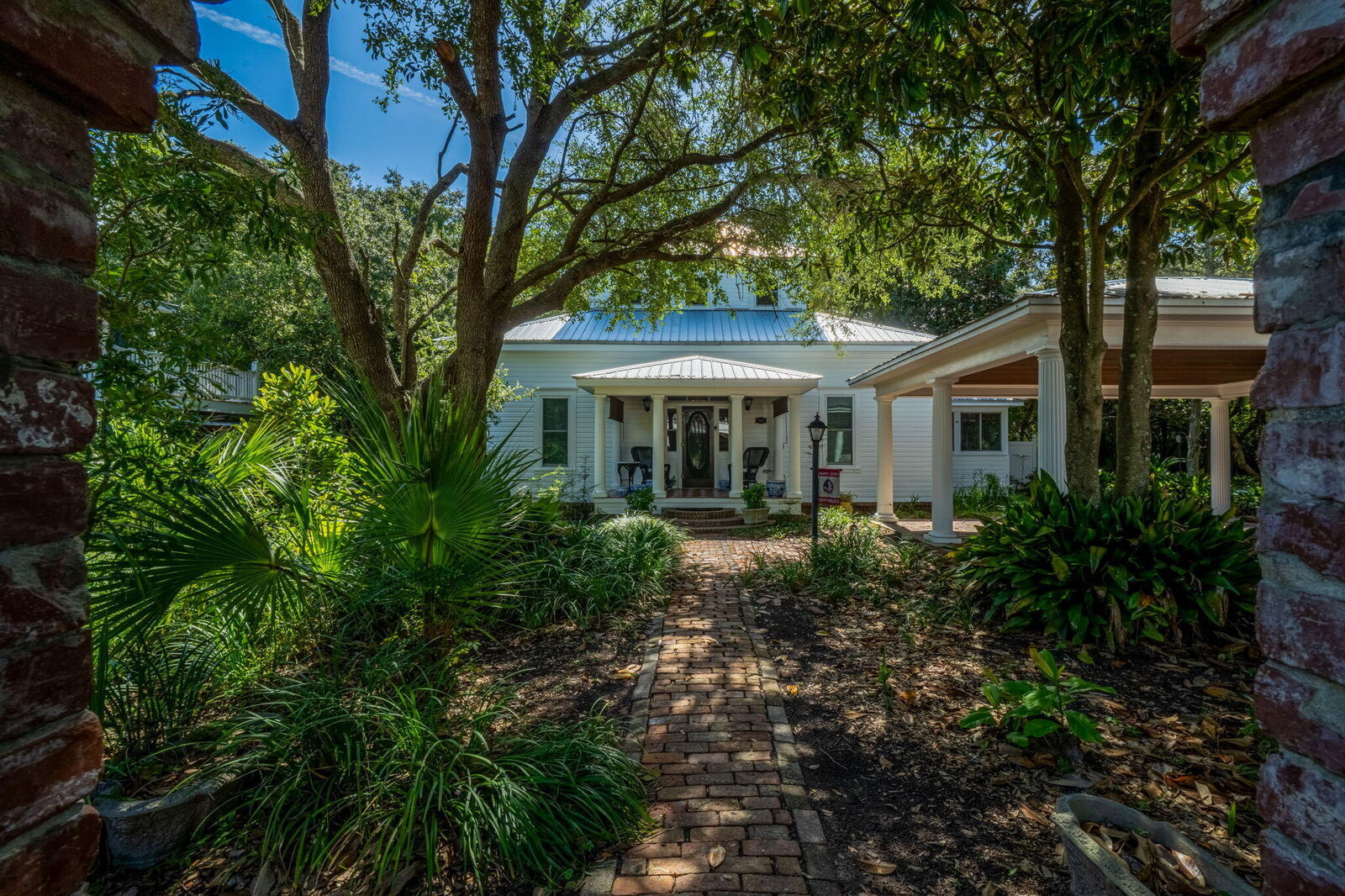 Property Photo: 103 Gulf Point Road FL 32459