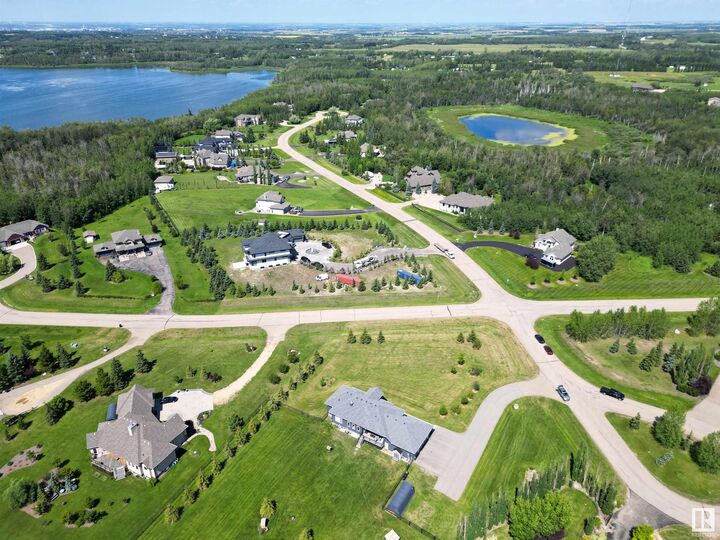 Property Photo: 52422 Rge Road 224 385 AB T8A 6N1