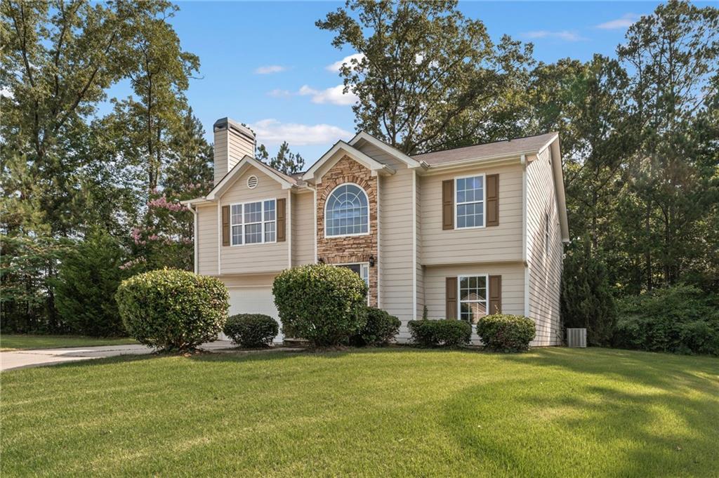Property Photo: 5960 Castlegate Drive GA 30135
