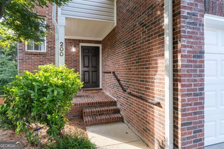 Property Photo: 200 Stoneforest Drive GA 30189