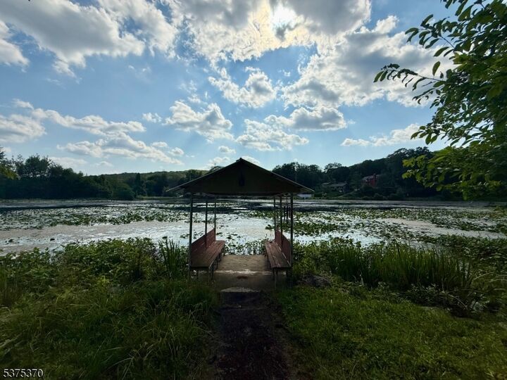 Property Photo: 24 E Park Dr NJ 07480