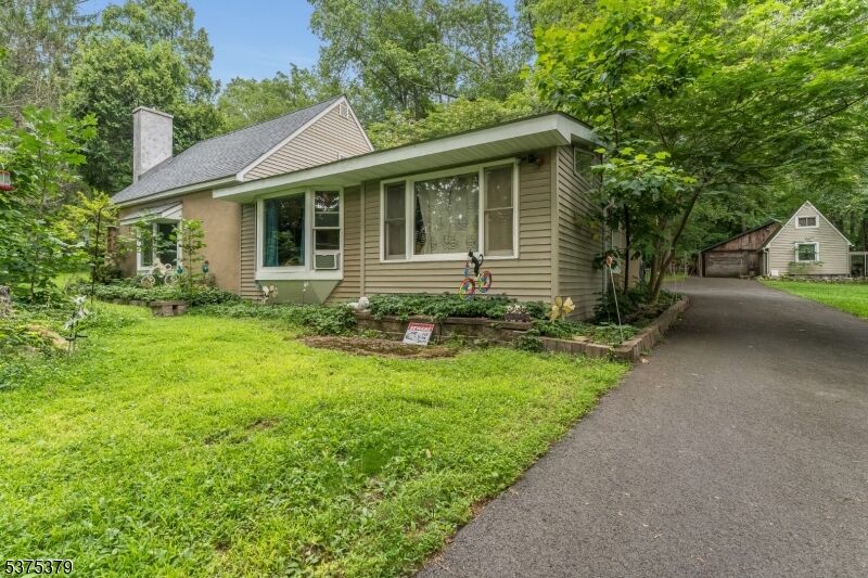 Property Photo: 14 Tulip Ln NJ 08804