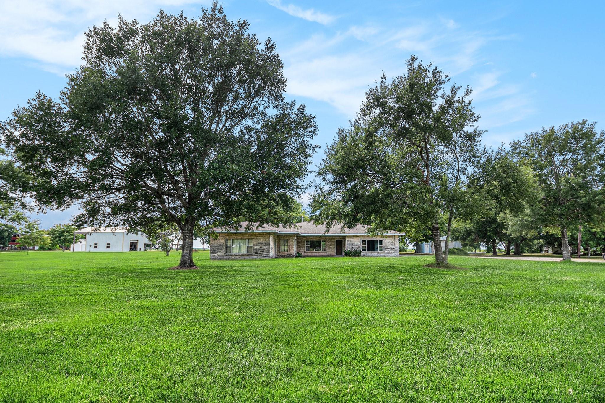 Property Photo:  3332 S Main  TX 77514 