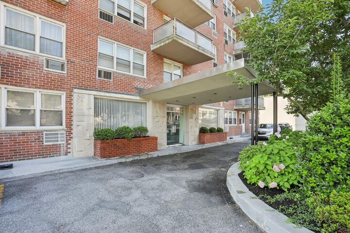 385 McLean Avenue 10B  Yonkers NY 10705 photo