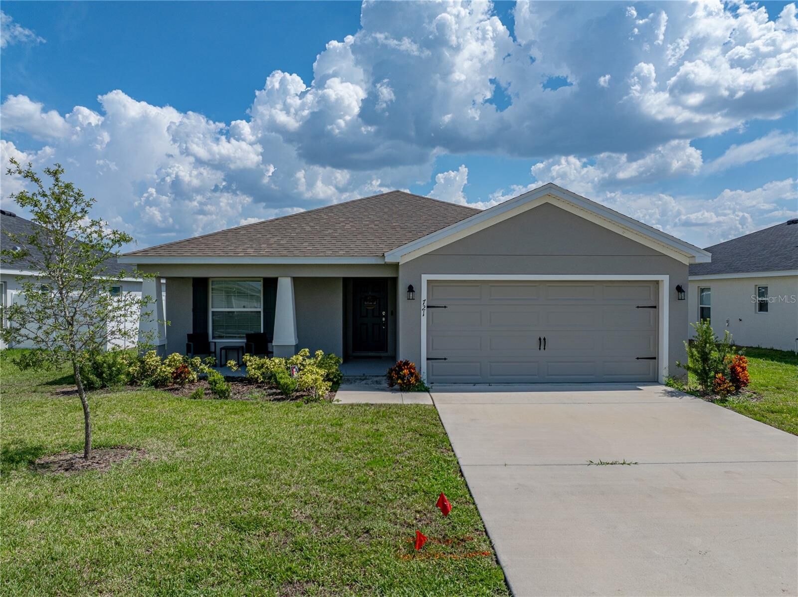 Property Photo:  721 Daphne Drive  FL 33868 