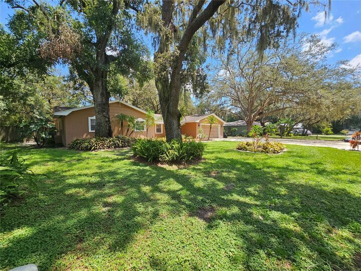 Property Photo:  119 Windy Circle  FL 33511 