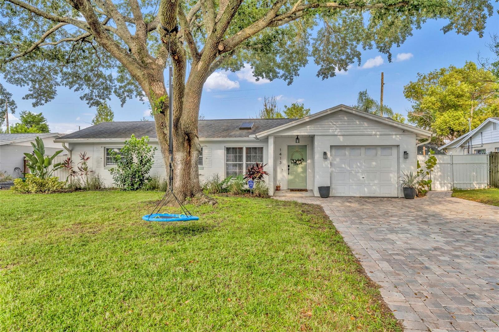 Property Photo: 1413 Moselle Avenue FL 32807